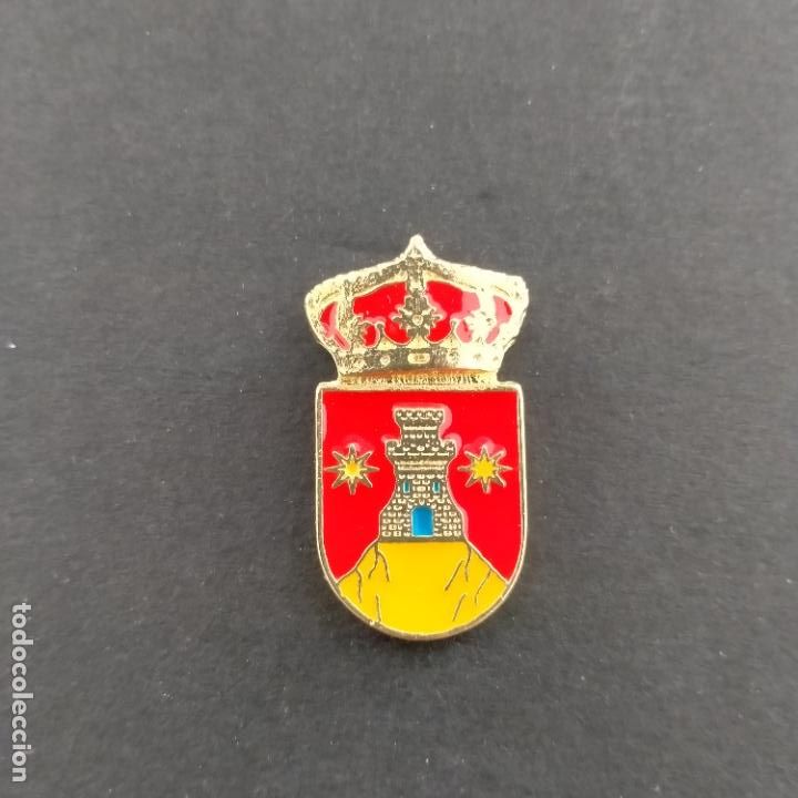 Pins de colecci&oacute;n: Pin escudo Cabez&oacute;n de la Sal (CANTABRIA)