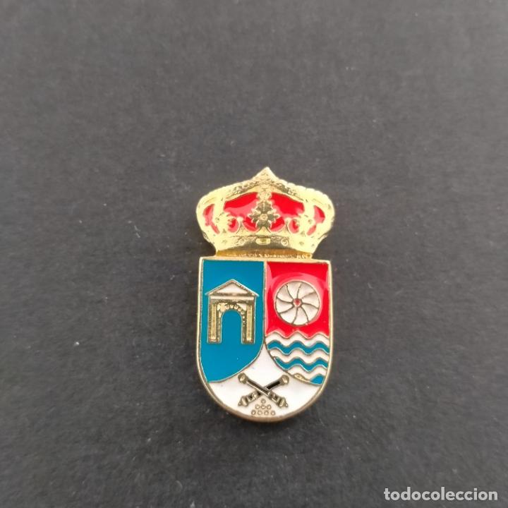 Pins de colecci&oacute;n: Pin escudo Riotuerto (CANTABRIA)