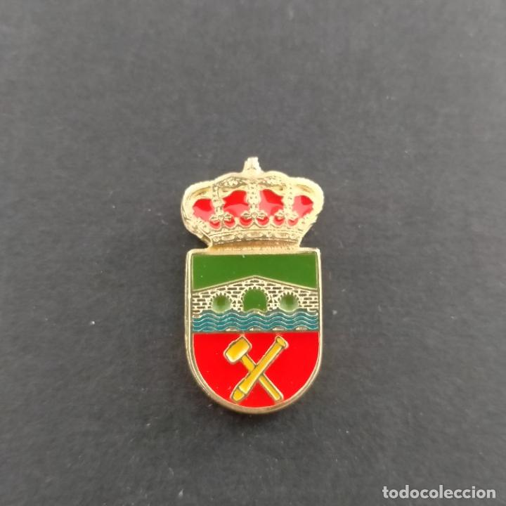 Pins de colecci&oacute;n: Pin escudo Ribamont&aacute;n al Mar (CANTABRIA)