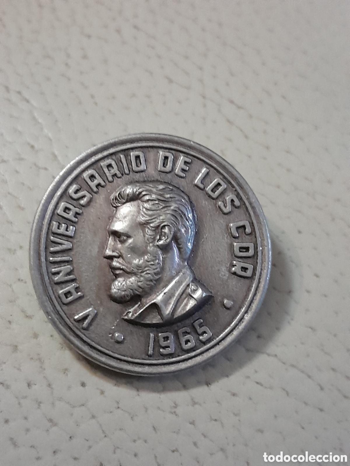 Pins de colecci&oacute;n: Raro pin Cuba 1965 de los cdr - Foto 1