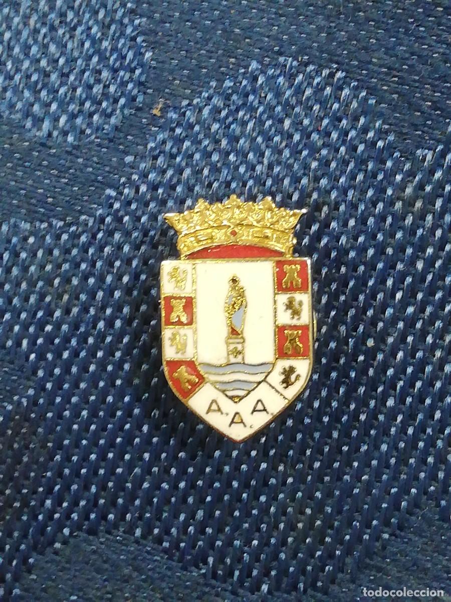 Pins de colecci&oacute;n: Marianistas Jerez Asociaci&oacute;n Antiguos Alumnos Pin A. A. A. para ojal