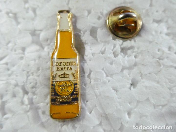 Collection pins: PIN DE BEBIDAS. BOTELLA BOTELL&Iacute;N CERVEZA CORONITA EXTRA