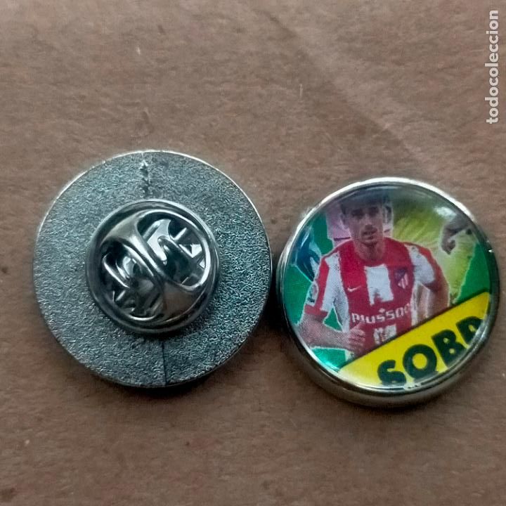 Pins de colecci&oacute;n: pin redondo metal - f&uacute;tbol equipo club Atl&eacute;tico de Madrid