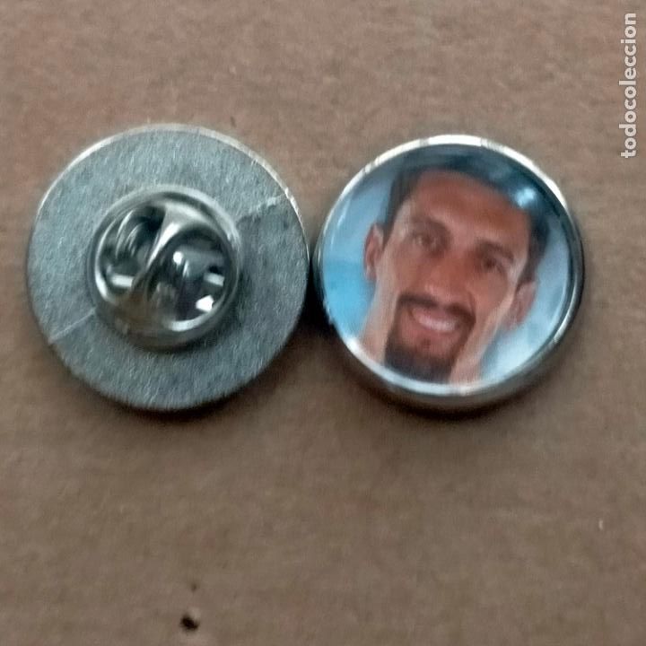 Pins de colecci&oacute;n: pin redondo metal - f&uacute;tbol equipo club Atl&eacute;tico de Madrid JUGADOR
