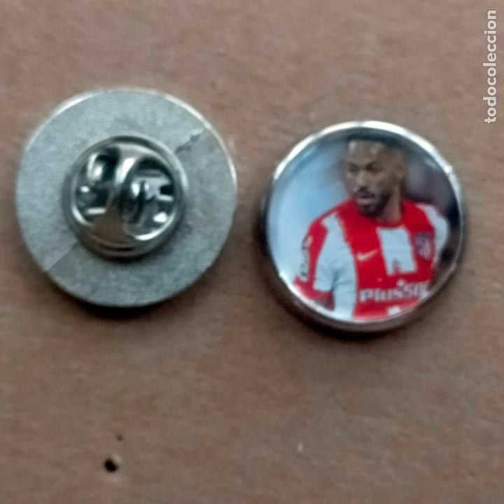 Collection pins: pin redondo metal - f&uacute;tbol equipo club Atl&eacute;tico de Madrid JUGADOR