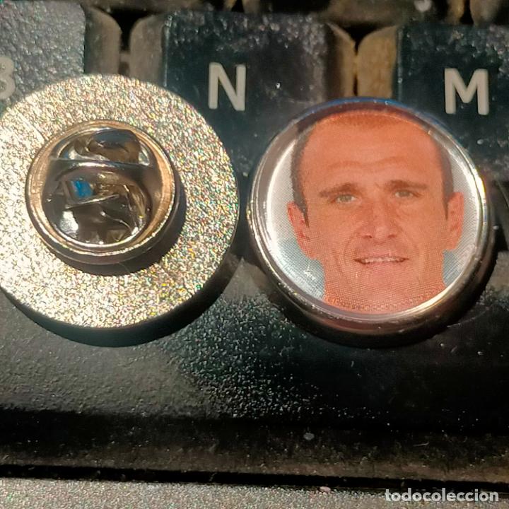 Pins de cole&ccedil;&atilde;o: pin redondo metal - f&uacute;tbol equipo club OSASUNA JUGADOR