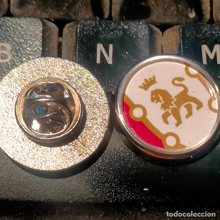 Pins de cole&ccedil;&atilde;o: pin redondo metal - f&uacute;tbol equipo club OSASUNA JUGADOR