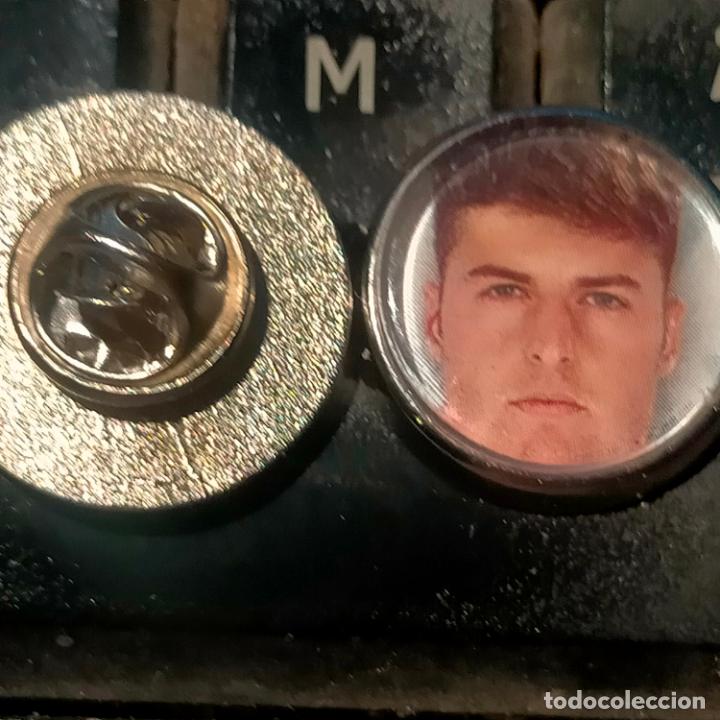 Pin's de collection: pin redondo metal - f&uacute;tbol equipo club OSASUNA JUGADOR