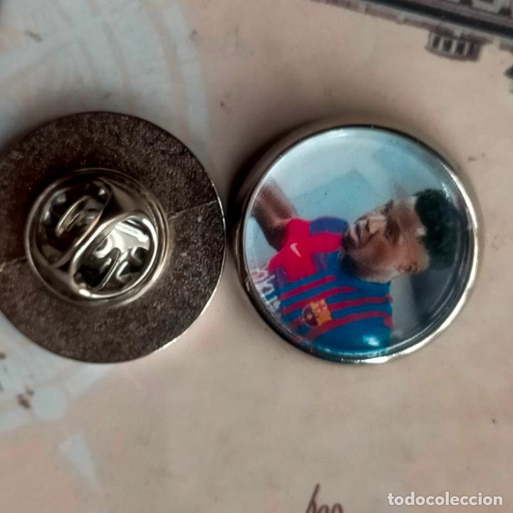 Collection pins: PIN REDONDO METAL - FUTBOL JUGADOR DEL EQUIPO futbol club barcelona