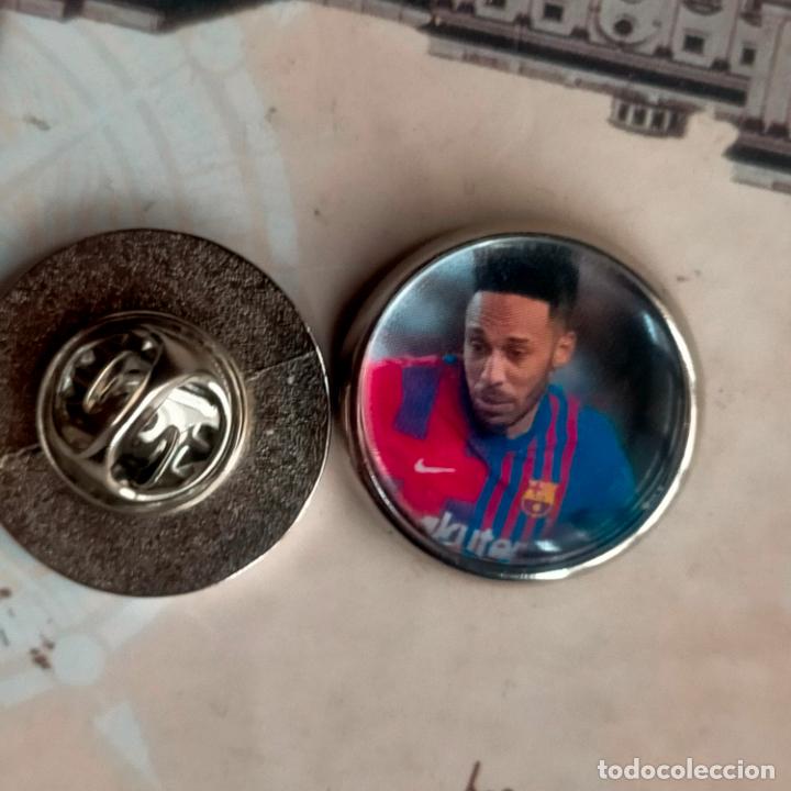 Pins de colecci&oacute;n: PIN REDONDO METAL - FUTBOL JUGADOR DEL EQUIPO futbol club barcelona
