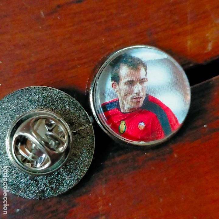 Pin's de collection: PIN REDONDO METAL - FUTBOL EQUIPO COMPONENTE O JUGADOR MALLORCA
