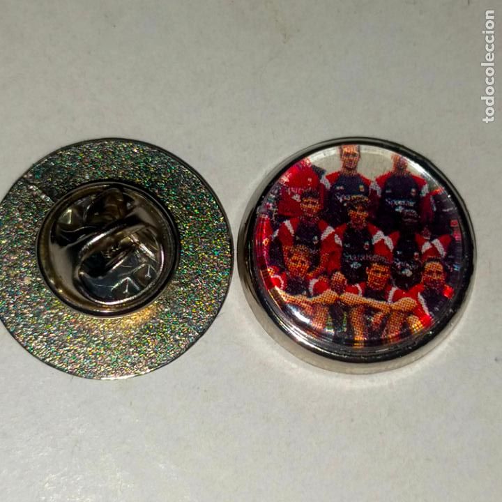 Pins de cole&ccedil;&atilde;o: pin redondo metal - f&uacute;tbol equipo club Mallorca JUGADOR