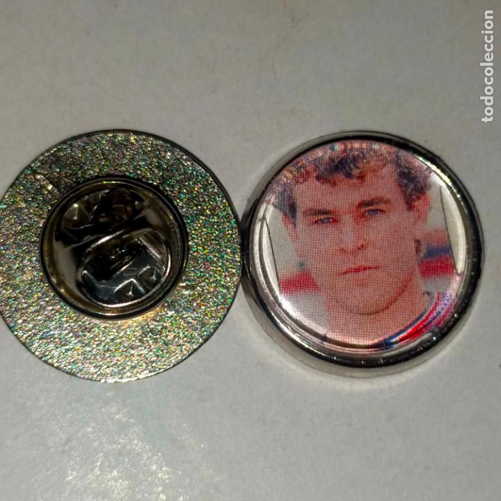 Pins de cole&ccedil;&atilde;o: pin redondo metal - f&uacute;tbol equipo club Mallorca JUGADOR