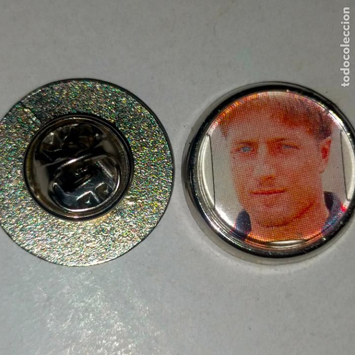 Pins de colecci&oacute;n: pin redondo metal - f&uacute;tbol equipo club Mallorca JUGADOR