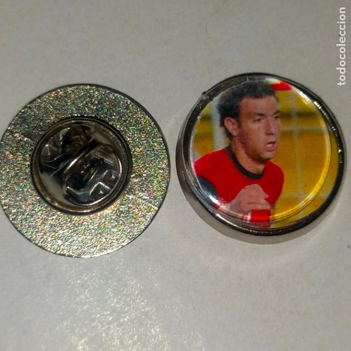 Pins de colecci&oacute;n: pin redondo metal - f&uacute;tbol equipo club Mallorca JUGADOR