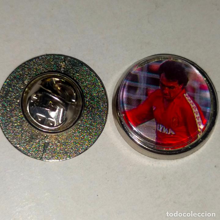 Pins de colecci&oacute;n: pin redondo metal - f&uacute;tbol equipo club Mallorca JUGADOR