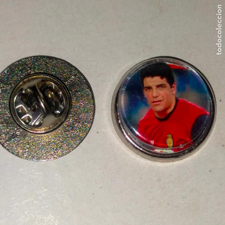 Pins de colecci&oacute;n: pin redondo metal - f&uacute;tbol equipo club Mallorca JUGADOR
