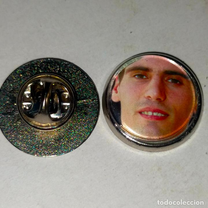 Pins e Spille di collezione: pin redondo metal - f&uacute;tbol equipo club Mallorca JUGADOR