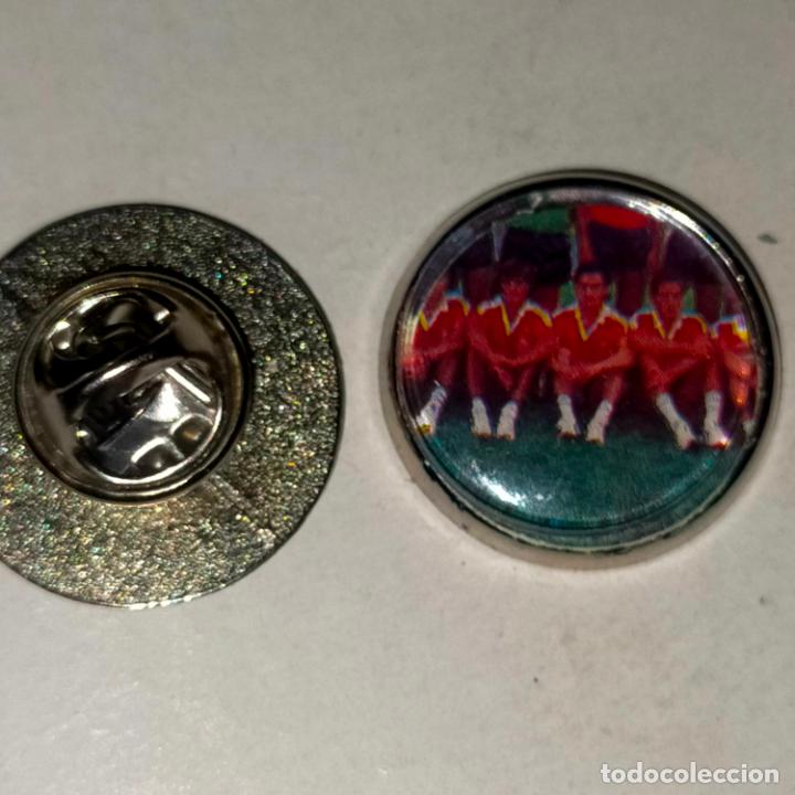 Pins de colecci&oacute;n: pin redondo metal - f&uacute;tbol equipo club Mallorca JUGADOR