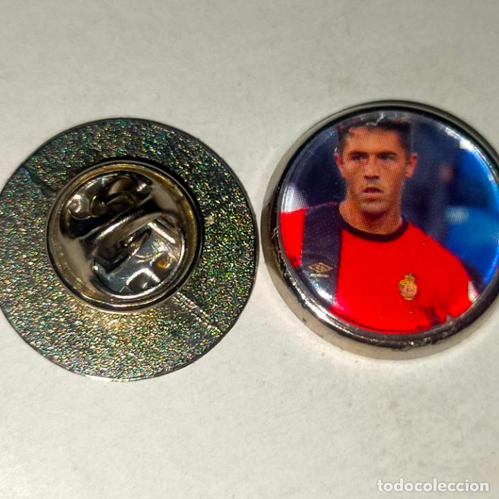 Pin's de collection: pin redondo metal - f&uacute;tbol equipo club Mallorca JUGADOR