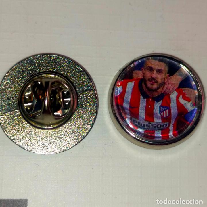Pins de colecci&oacute;n: pin redondo metal - f&uacute;tbol equipo club Atl&eacute;tico de Madrid JUGADOR