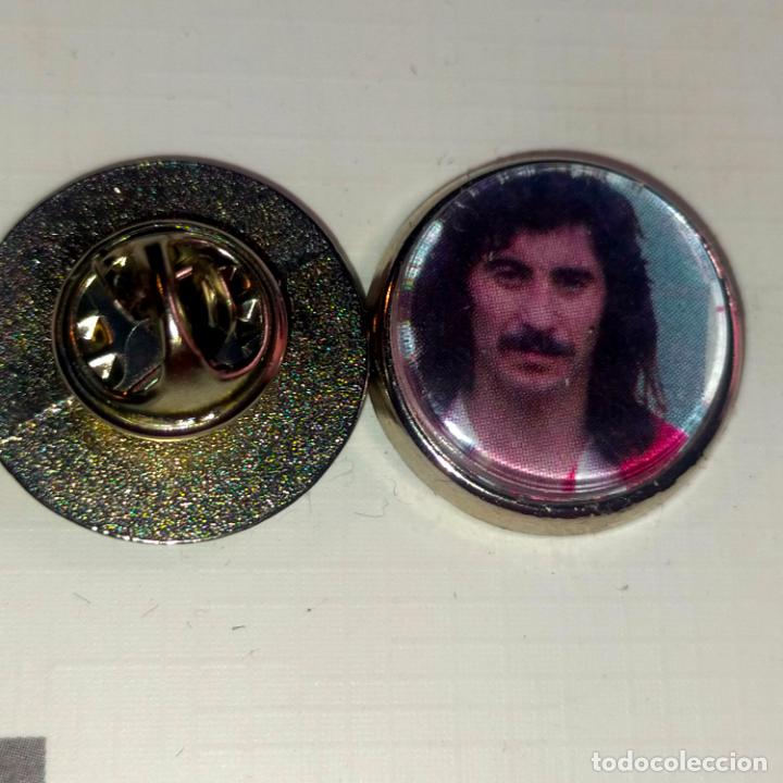 Pins de colecci&oacute;n: pin redondo metal - f&uacute;tbol equipo club Atl&eacute;tico de Madrid JUGADOR