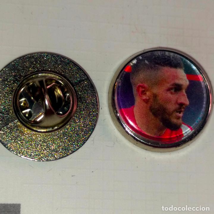 Pin's de collection: pin redondo metal - f&uacute;tbol equipo club Atl&eacute;tico de Madrid JUGADOR