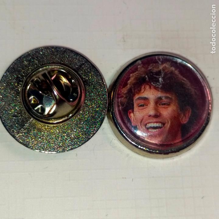 Pins de colecci&oacute;n: pin redondo metal - f&uacute;tbol equipo club Atl&eacute;tico de Madrid JUGADOR