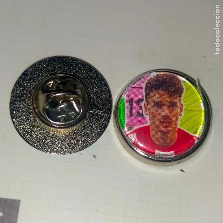 Pins de colecci&oacute;n: pin redondo metal - f&uacute;tbol equipo club Atl&eacute;tico de Madrid JUGADOR