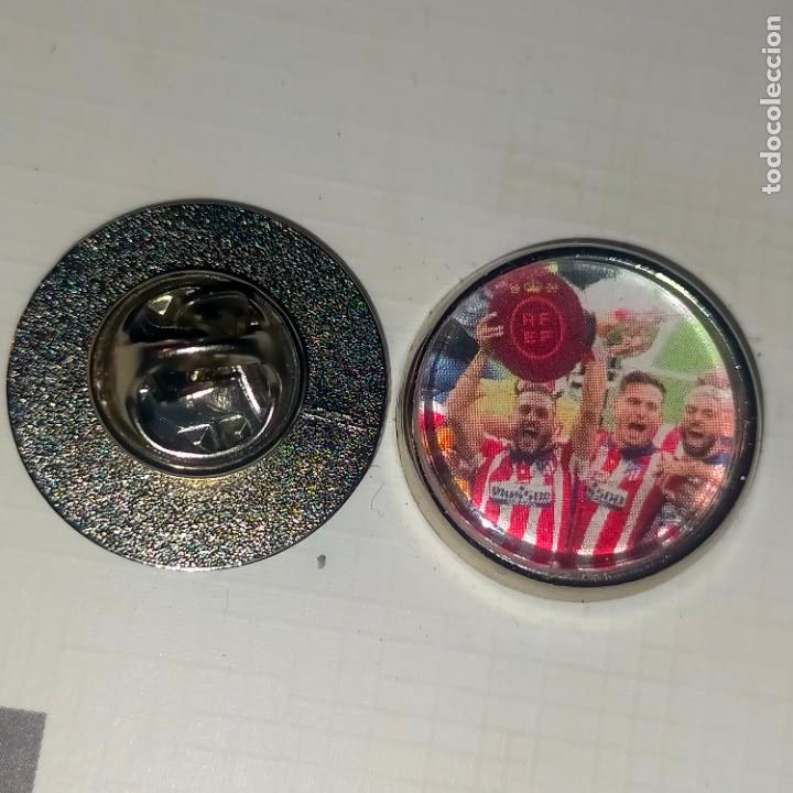 Pin's de collection: pin redondo metal - f&uacute;tbol equipo club Atl&eacute;tico de Madrid JUGADOR
