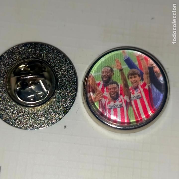 Pin's de collection: pin redondo metal - f&uacute;tbol equipo club Atl&eacute;tico de Madrid JUGADOR