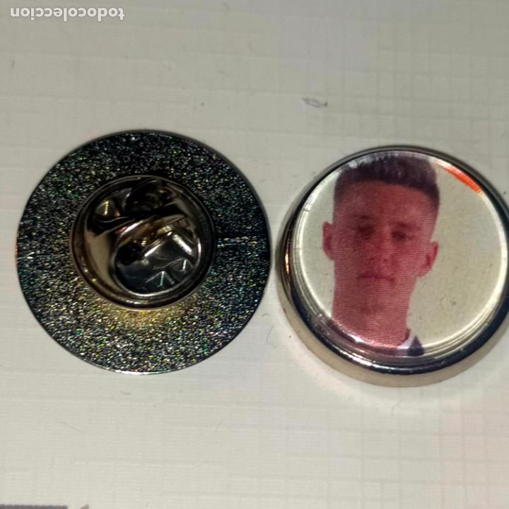 Pins de colecci&oacute;n: pin redondo metal - f&uacute;tbol equipo club la real sociedad JUGADOR