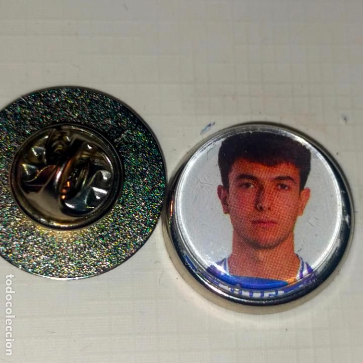 Pin's de collection: pin redondo metal - f&uacute;tbol equipo club la real sociedad JUGADOR