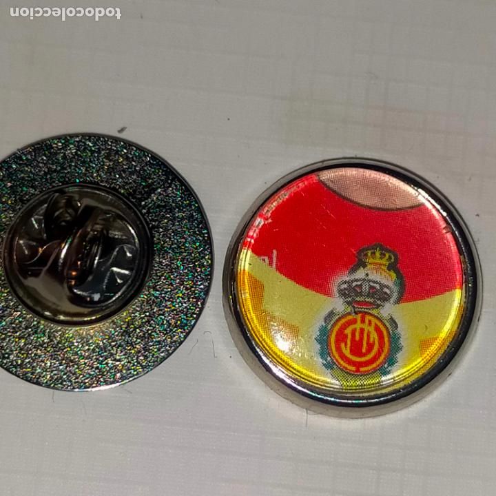 Pin's de collection: pin redondo metal - f&uacute;tbol equipo club mallorca JUGADOR