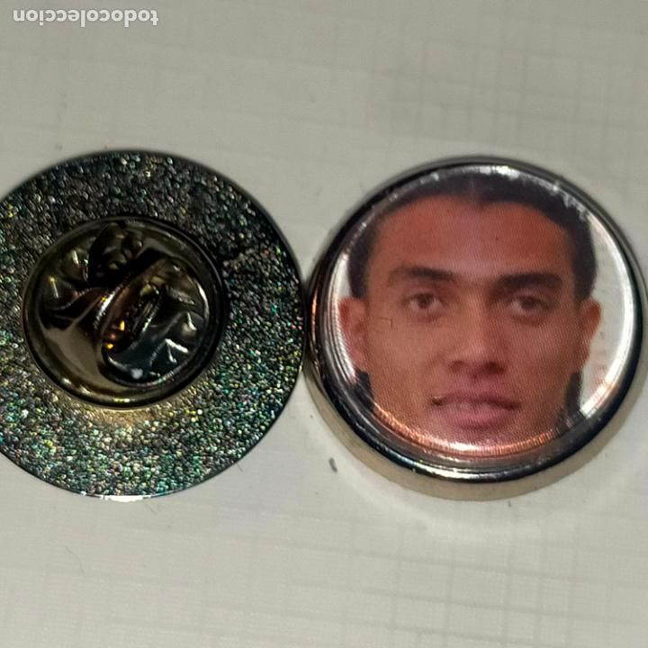 Pins de cole&ccedil;&atilde;o: pin redondo metal - f&uacute;tbol equipo club mallorca JUGADOR