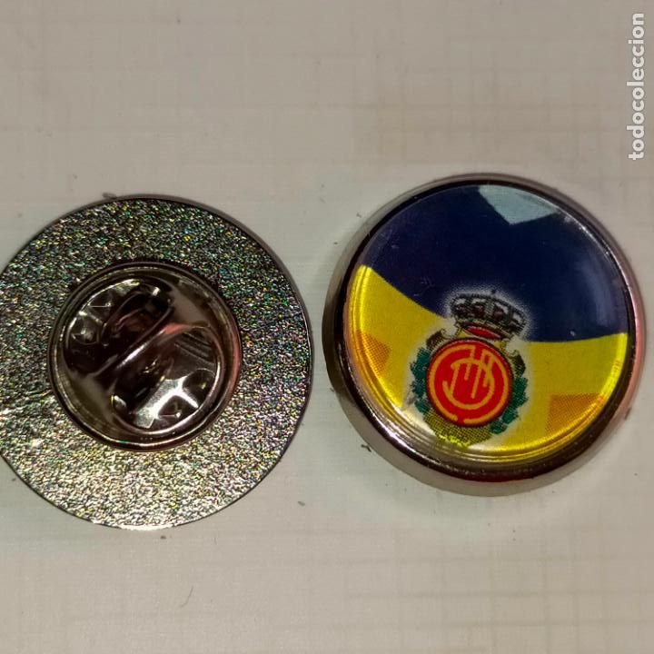 Sammlung von Pins: PIN REDONDO METAL - FUTBOL REAL CLUB DEPORTIVO MALLORCA JUGADOR