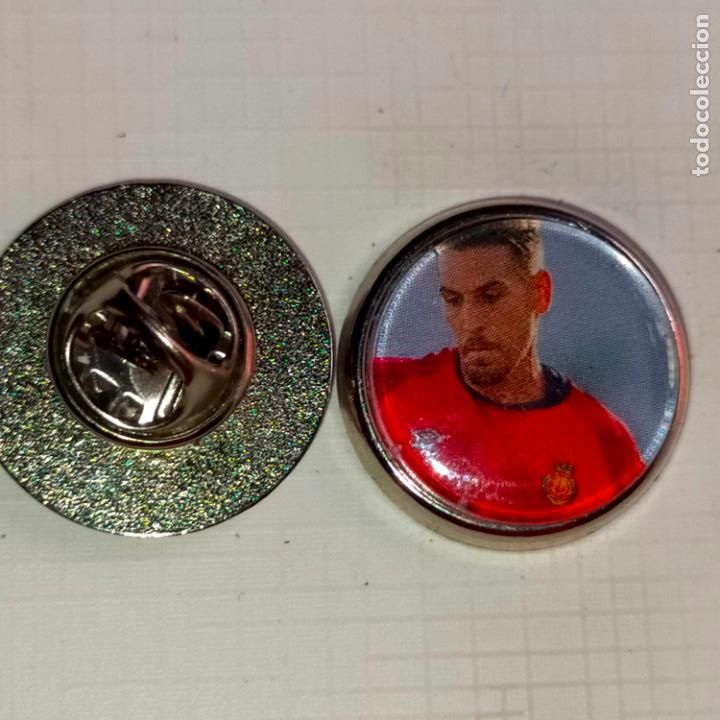 Pins e Spille di collezione: PIN REDONDO METAL - FUTBOL REAL CLUB DEPORTIVO MALLORCA JUGADOR
