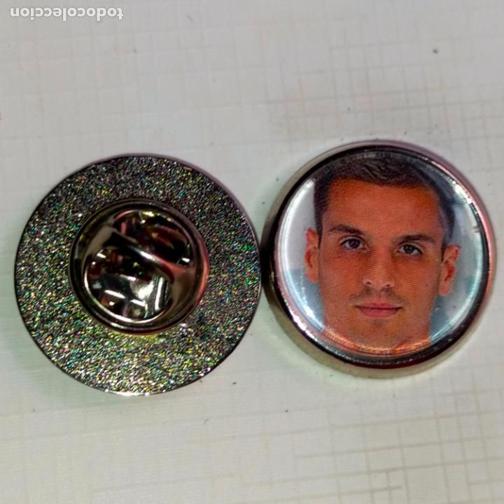 Pins e Spille di collezione: PIN REDONDO METAL - FUTBOL REAL CLUB DEPORTIVO MALLORCA JUGADOR