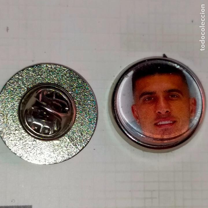 Pins e Spille di collezione: PIN REDONDO METAL - FUTBOL REAL CLUB DEPORTIVO MALLORCA JUGADOR