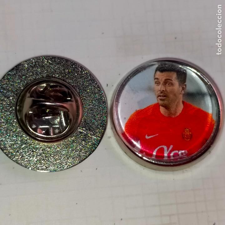 Pins e Spille di collezione: PIN REDONDO METAL - FUTBOL REAL CLUB DEPORTIVO MALLORCA JUGADOR