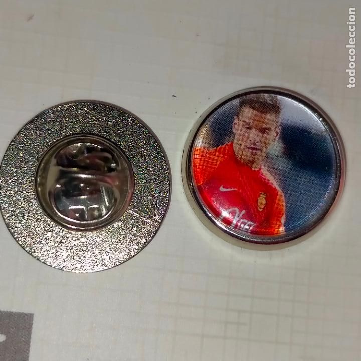 Pins e Spille di collezione: PIN REDONDO METAL - FUTBOL REAL CLUB DEPORTIVO MALLORCA JUGADOR