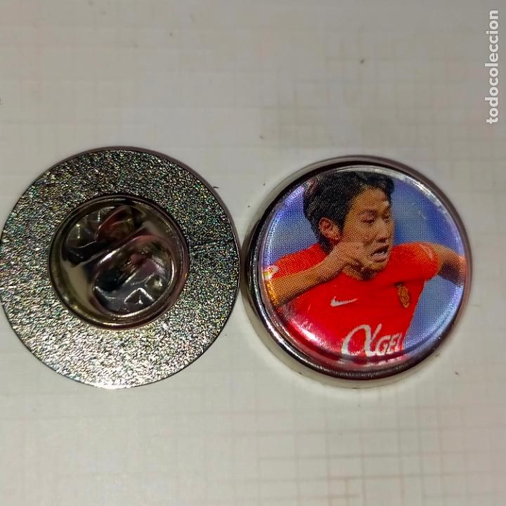 Pin's de collection: PIN REDONDO METAL - FUTBOL REAL CLUB DEPORTIVO MALLORCA JUGADOR