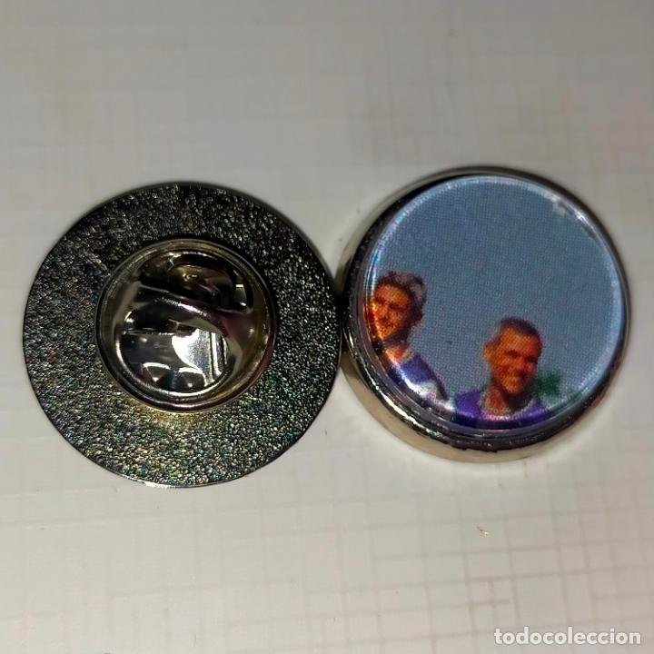 Pin's de collection: PIN REDONDO METAL - FUTBOL REAL CLUB DEPORTIVO MALLORCA JUGADOR