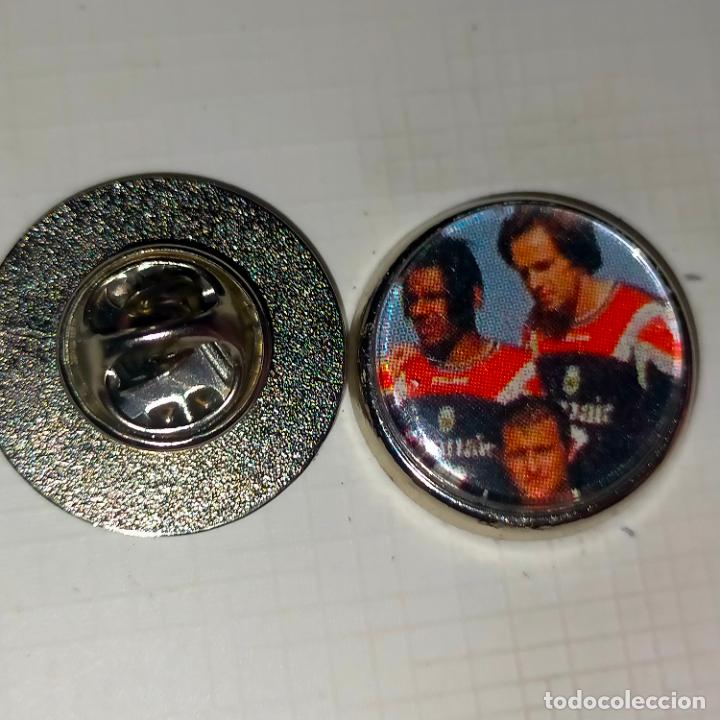 Pins de cole&ccedil;&atilde;o: PIN REDONDO METAL - FUTBOL REAL CLUB DEPORTIVO MALLORCA JUGADOR