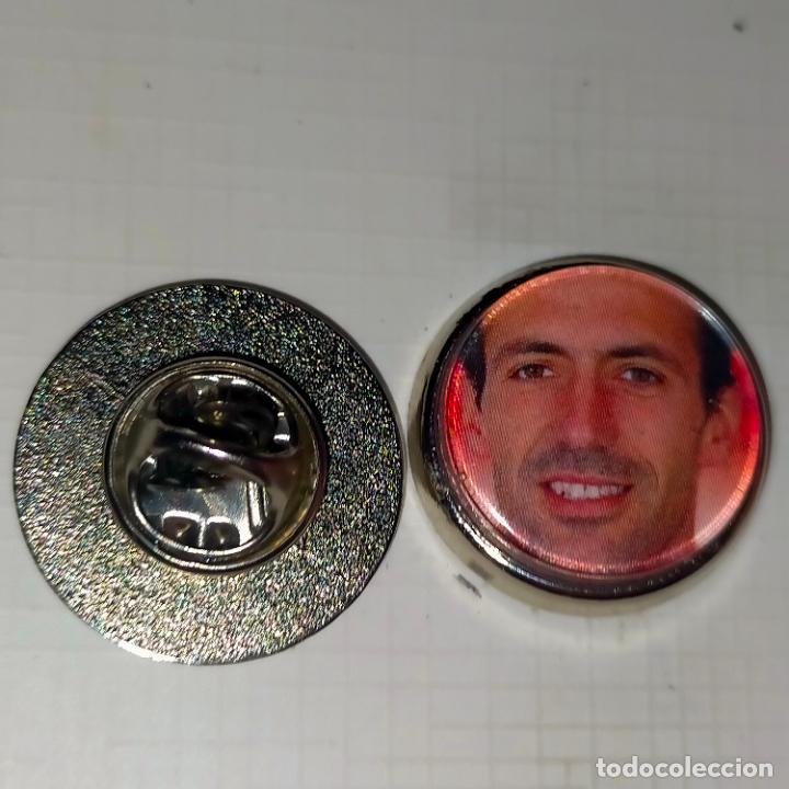 Pins de cole&ccedil;&atilde;o: PIN REDONDO METAL - FUTBOL REAL CLUB osasuna JUGADOR