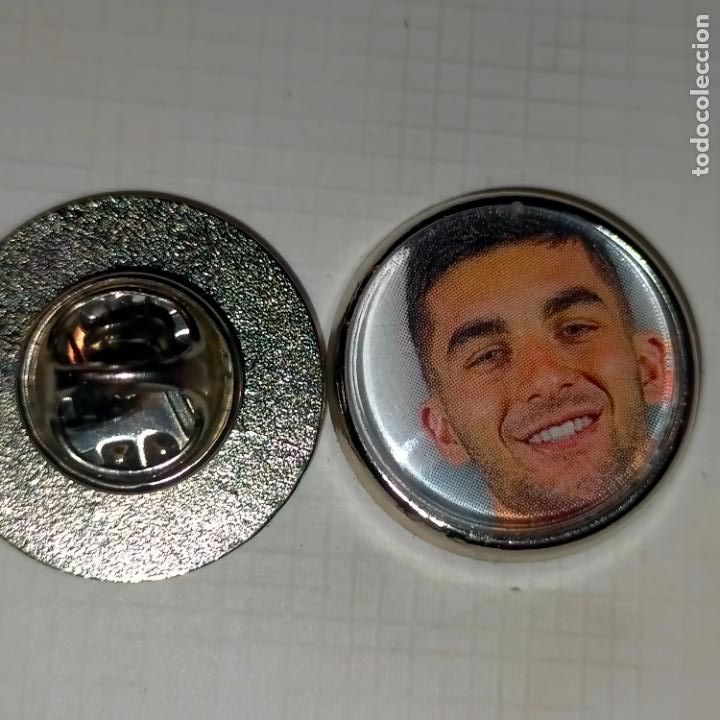 Pins de cole&ccedil;&atilde;o: PIN REDONDO METAL - FUTBOL REAL CLUB Barcelona JUGADOR