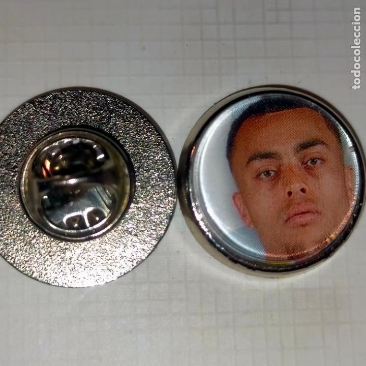 Pins de cole&ccedil;&atilde;o: PIN REDONDO METAL - FUTBOL REAL CLUB Barcelona JUGADOR