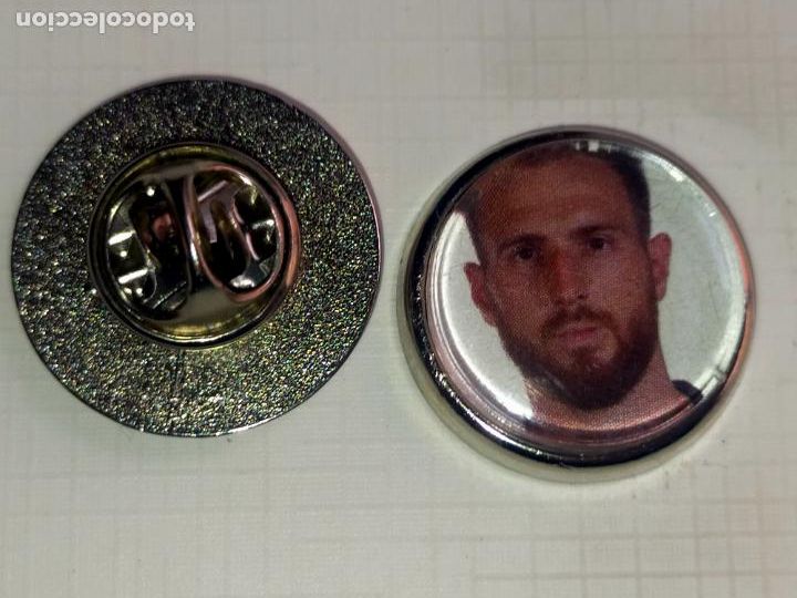 Collection pins: pin redondo metal - f&uacute;tbol equipo club Atl&eacute;tico de Madrid JUGADOR