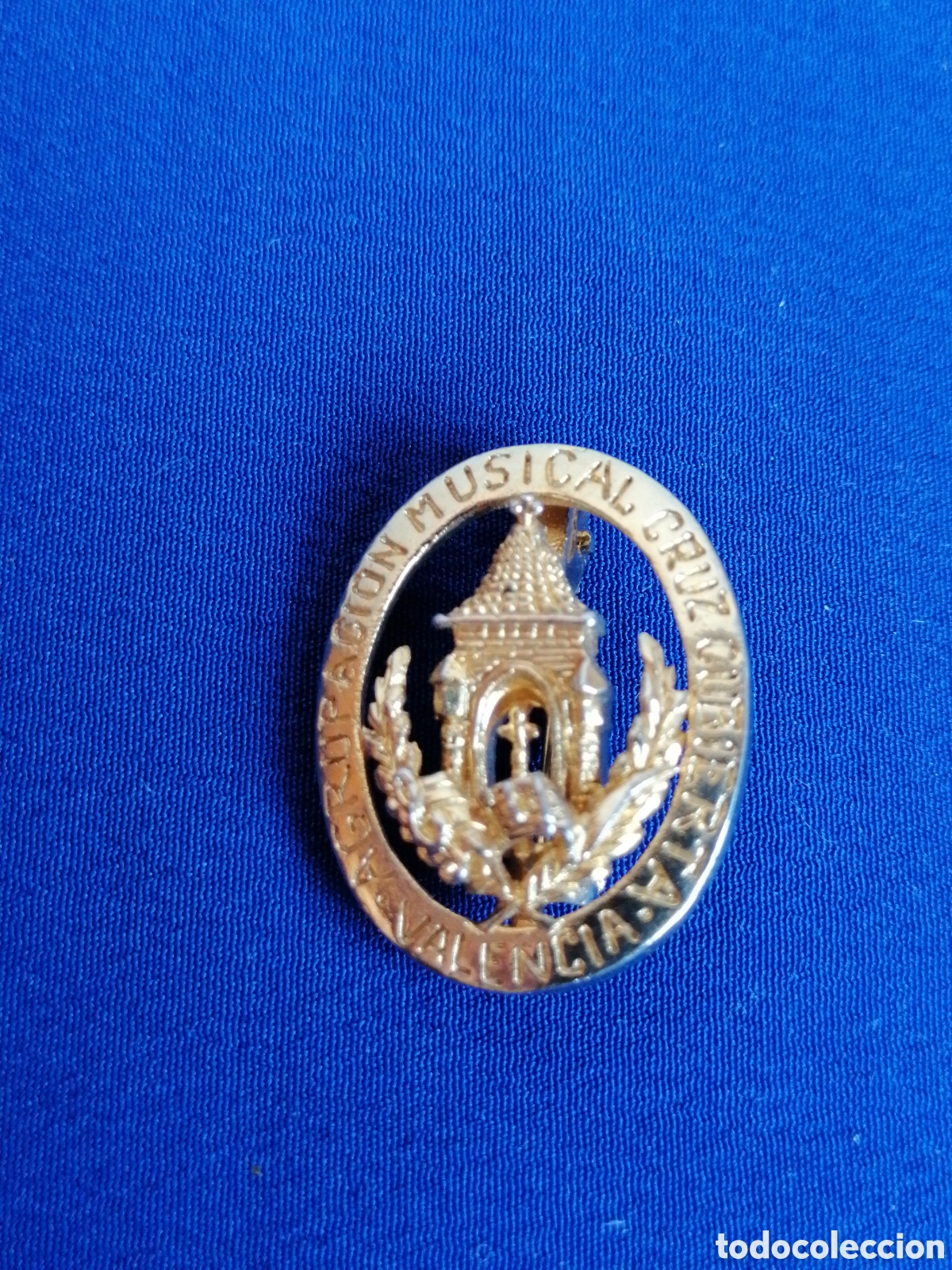 Pin's de collection: AGRUPACI&Oacute;N MUSICAL CRUZ CUBIERTA VALENCIA INSIGNA DE ALFILER