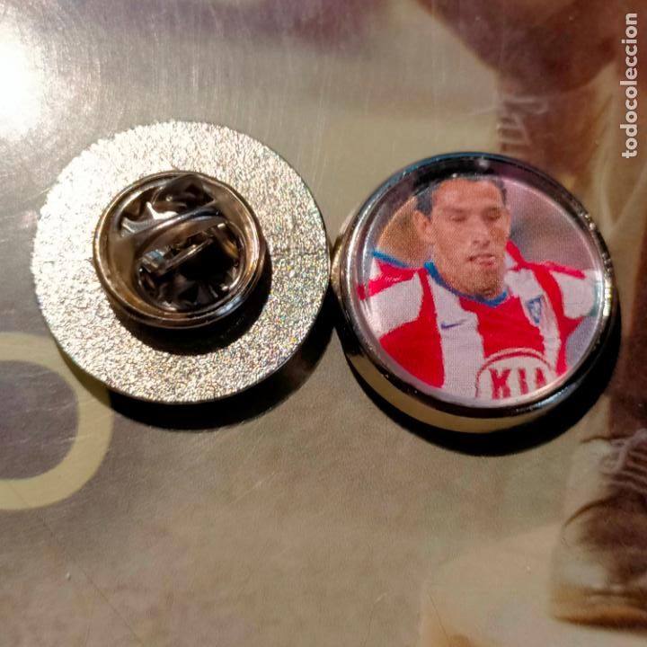 Pins de cole&ccedil;&atilde;o: pin redondo metal - f&uacute;tbol equipo club Atl&eacute;tico de Madrid JUGADOR